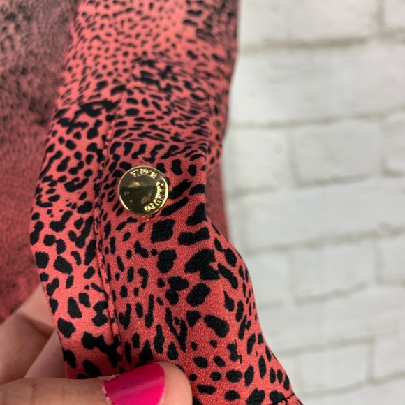 Vince Camuto Ombré Cheetah Leopard Printed Blouse - Picture 4 of 8